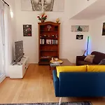 Spacieuse Dependance Duplex 50 M2 Classe 3 Etoiles * Gréoux-les-Bains