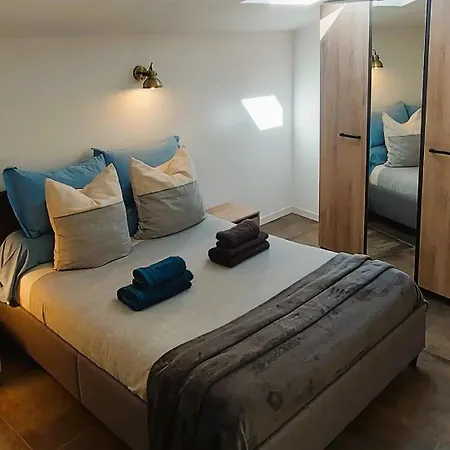 Apartment Spacieuse Dependance Duplex 50 M2 Classe 3 Etoiles Sans Vis-a-vis