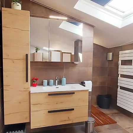 Apartment Spacieuse Dependance Duplex 50 M2 Classe 3 Etoiles Sans Vis-a-vis Greoux-les-Bains
