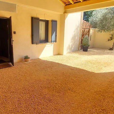 Apartment Spacieuse Dependance Duplex 50 M2 Classe 3 Etoiles Sans Vis-a-vis Greoux-les-Bains