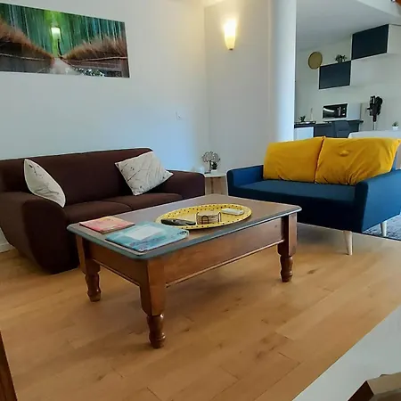 Spacieuse Dependance Duplex 50 M2 Classe 3 Etoiles *